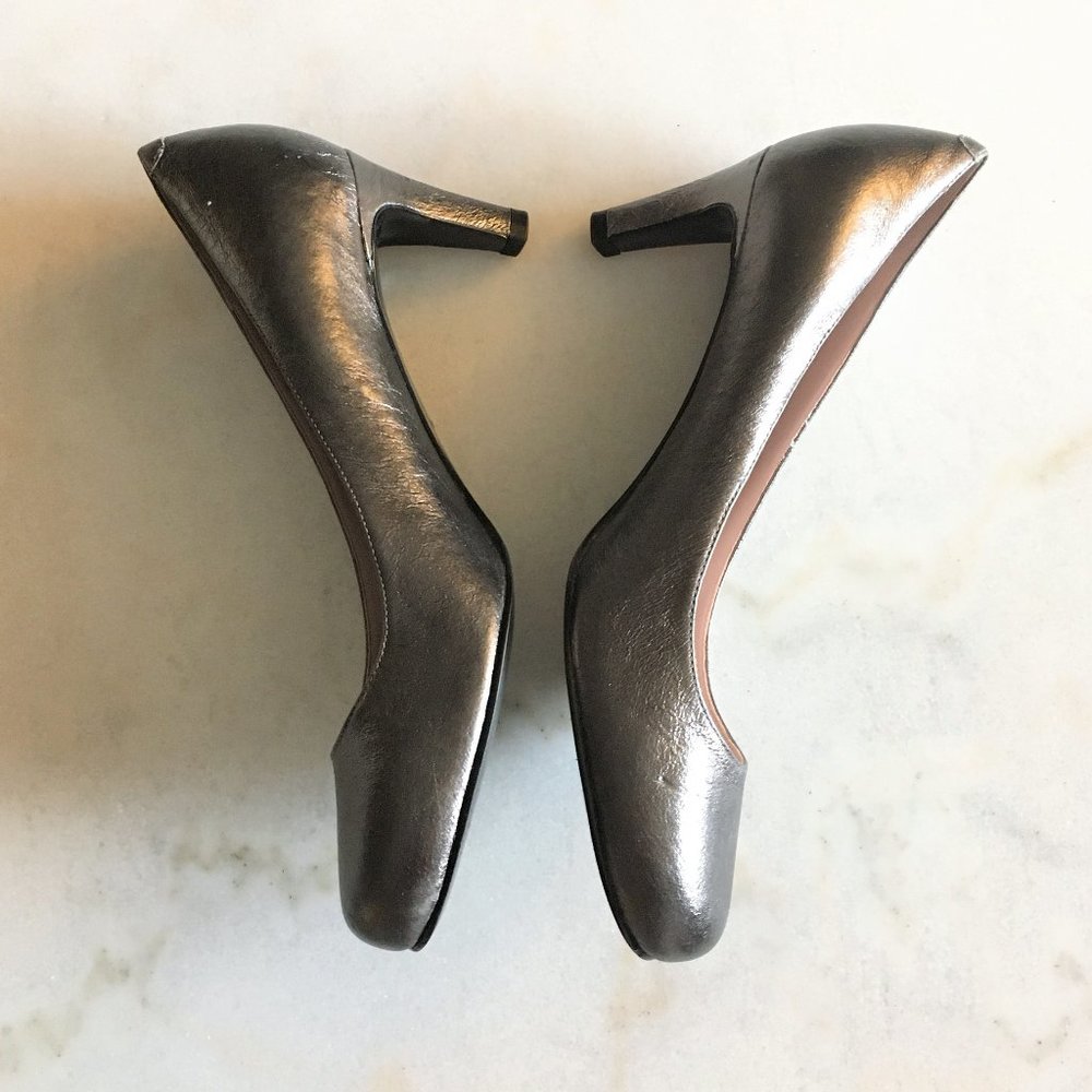 Marc Jacobs pewter / gunmetal metallic foil pumps high heel shoes (size 36.5) - Picture 6 of 7